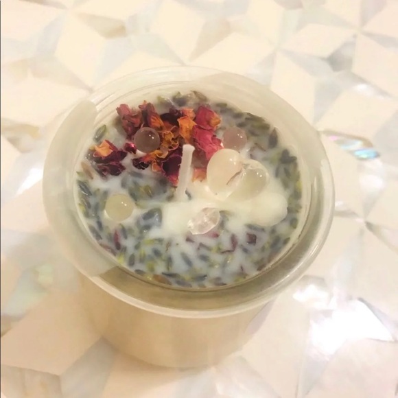 HOST PICK! 🌙NWT Rose & Quartz Candle - Picture 2 of 3